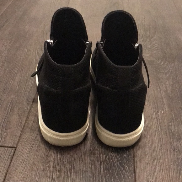 #39 EUC Madden Girl Booties - Picture 3 of 6